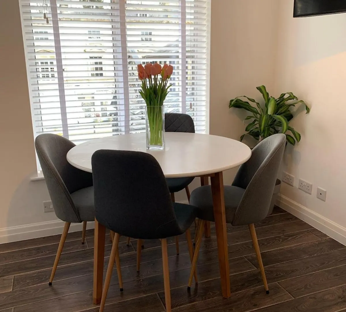 Best Located Flat In Cheltenham And Free Parking 0*,  United Kingdom