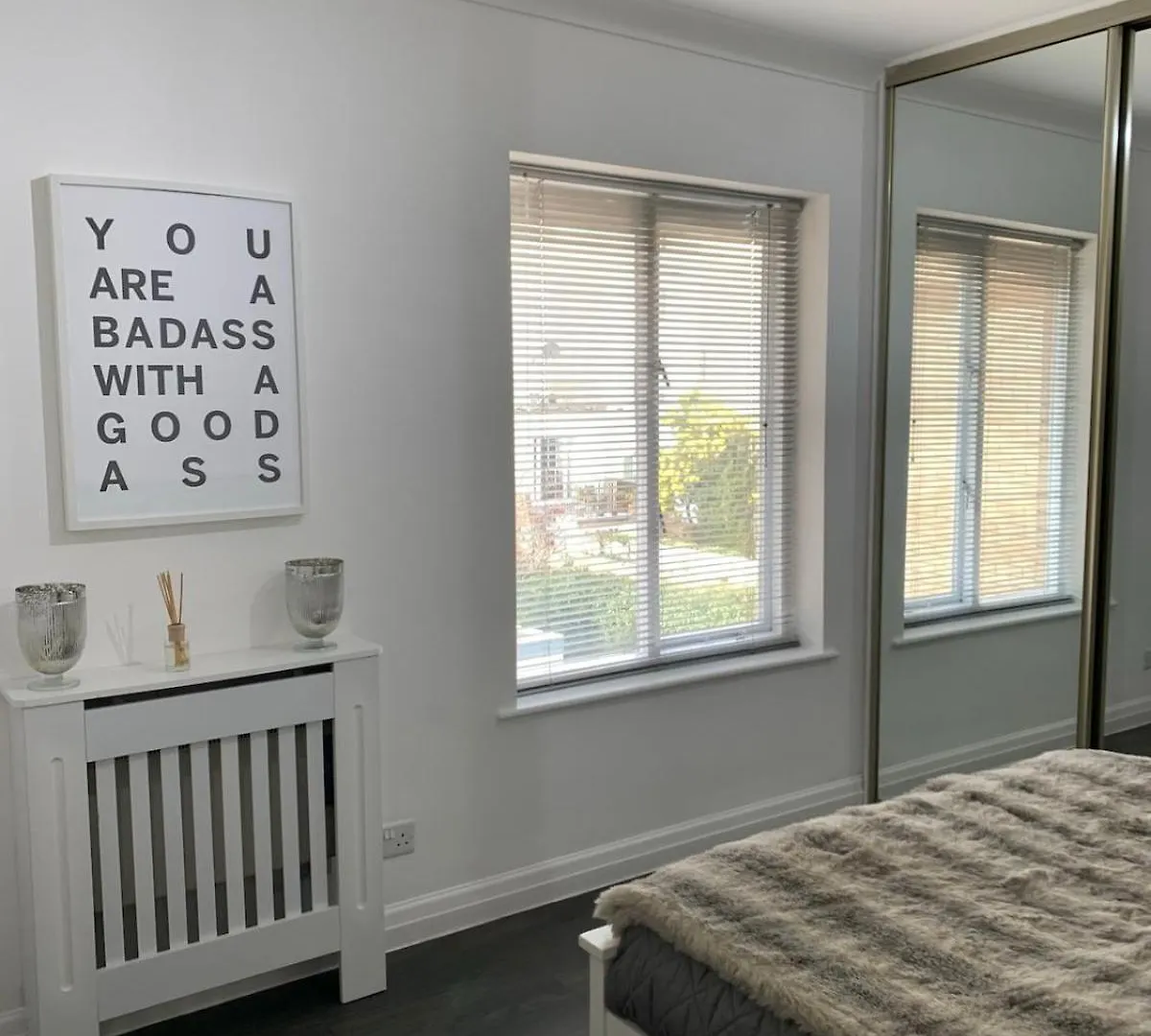 Best Located Flat In Cheltenham And Free Parking